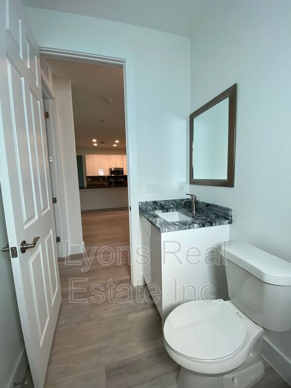 Foto del edificio - 2635 Starview Ave