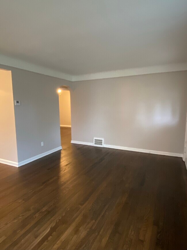 Foto del edificio - 13605 Tyler Ave