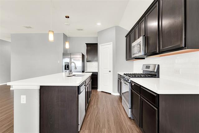 Foto del edificio - 806 Spruce Ln