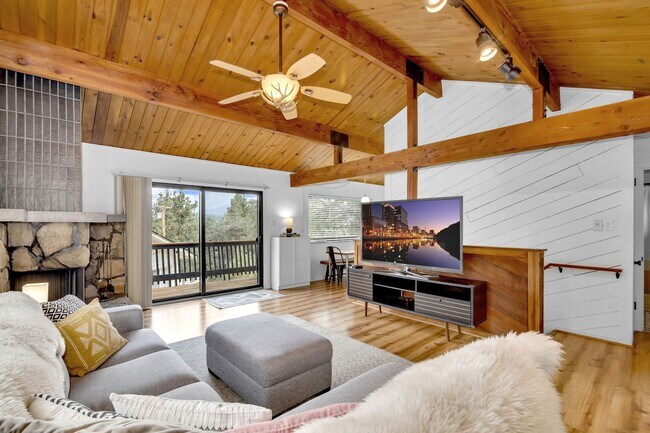 Foto del edificio - 355 Mullins Dr