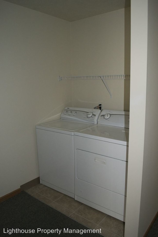 Building Photo - 287 Meadow Ln Dr