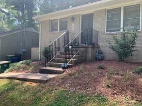 Building Photo - 597 Highland Ave