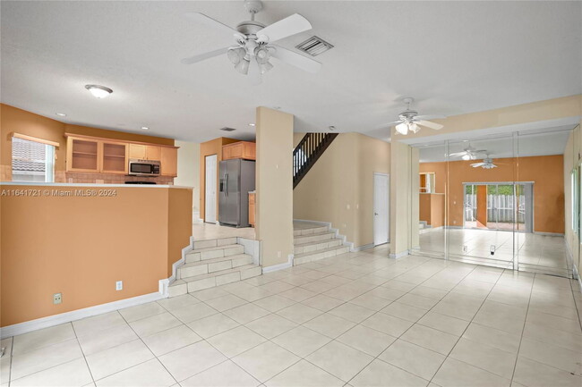 Foto del edificio - 18405 NW 9th Ct