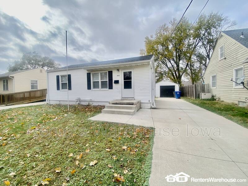 3822 52nd St, Des Moines, IA 50310 House for Rent in Des Moines, IA