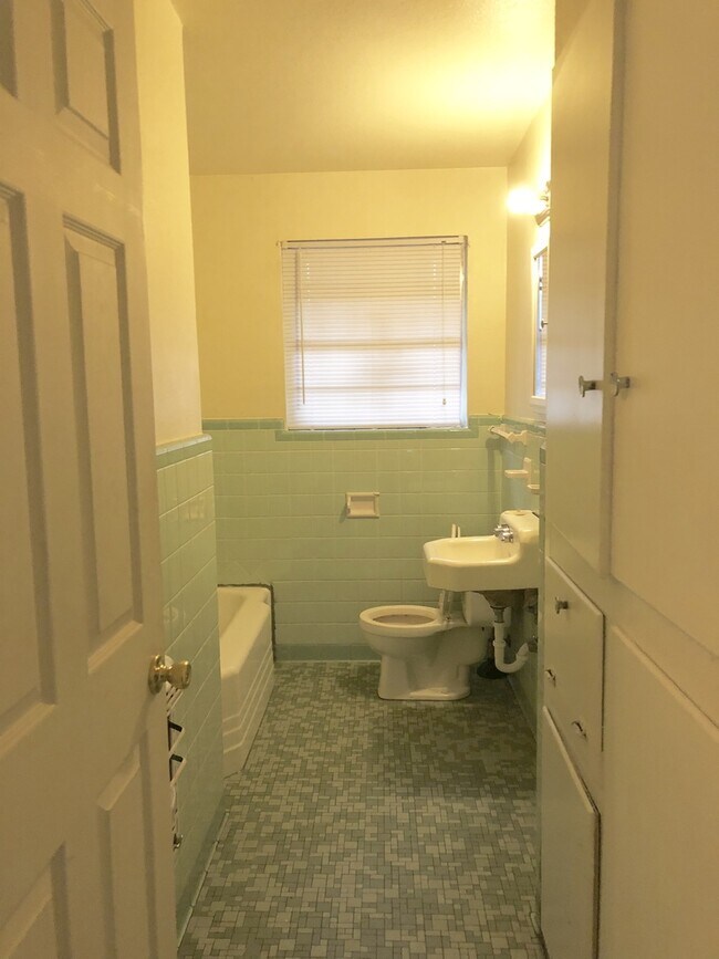 Foto del edificio - 3BR/2BATH very close to LSU!