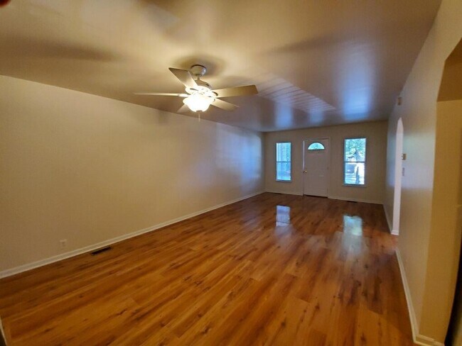 Building Photo - 358 College Ave
