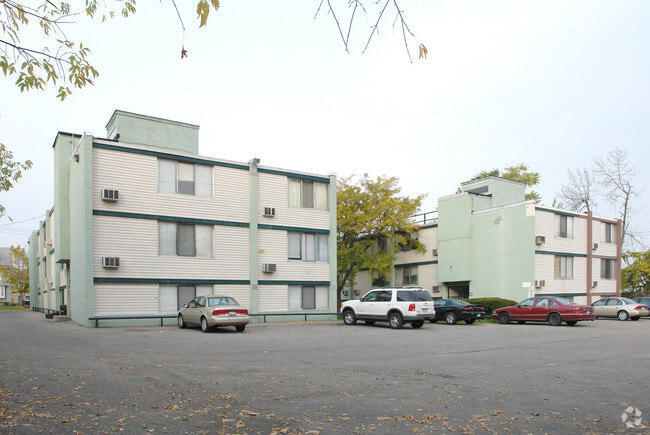 Building - Lofts at North Clinton South