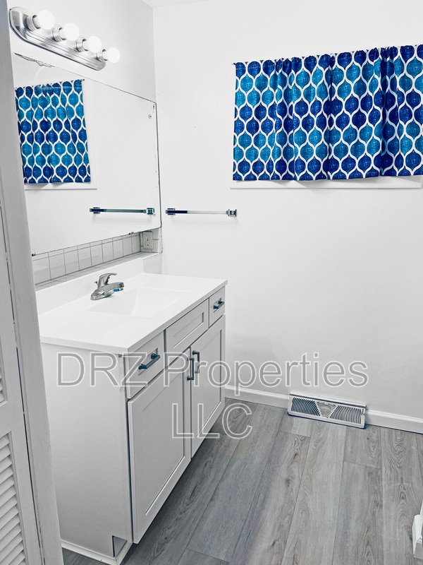 Building Photo - 1942 Richmond St NW