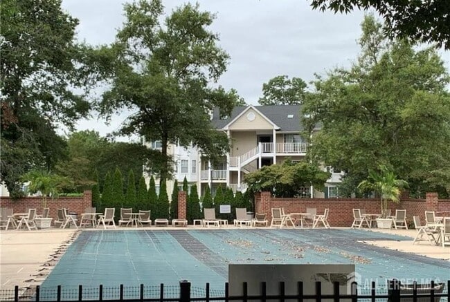 Building Photo - 24 Albury Way