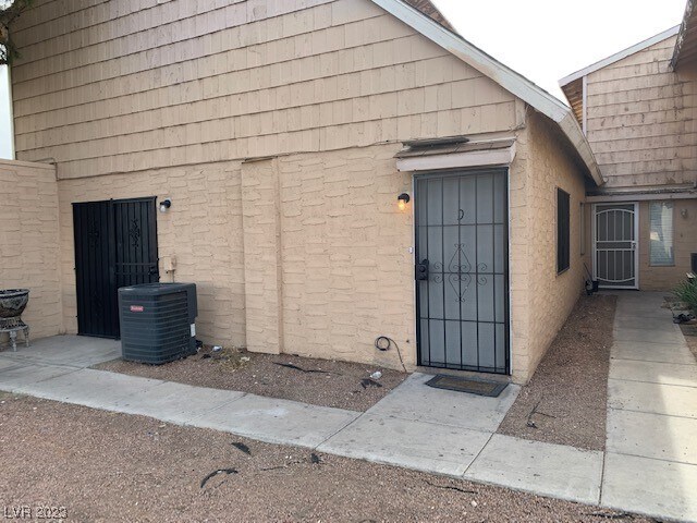 Foto del edificio - 5187 Garden Ln