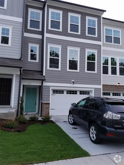 Building Photo - 1437 Salem Creek Dr