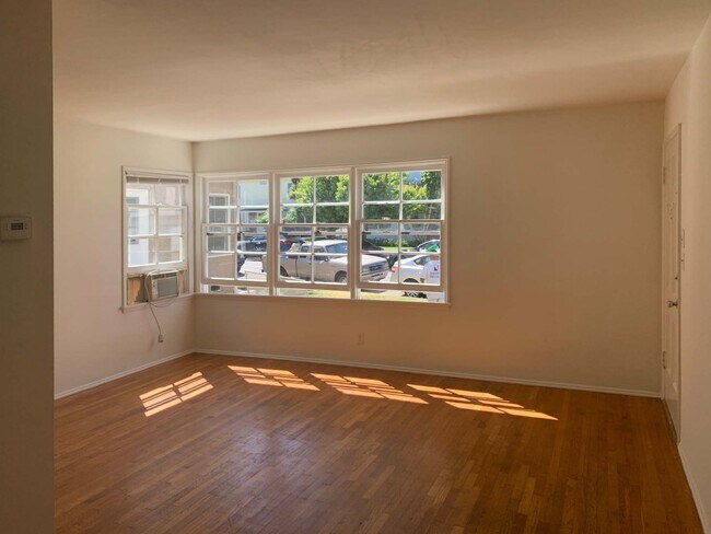 Building Photo - 270 Corona Ave