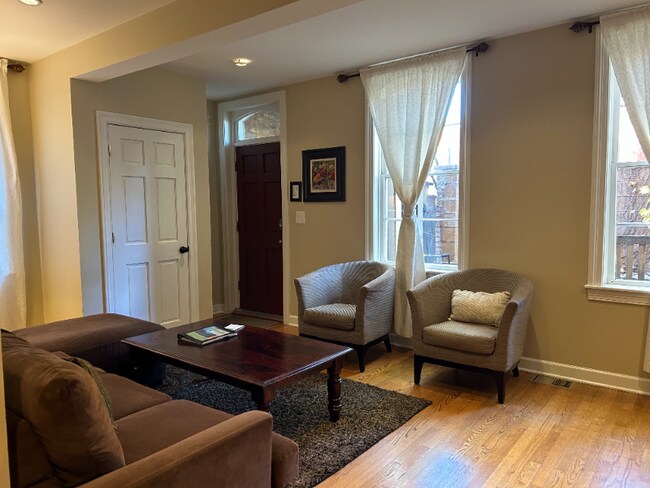 Foto del edificio - 403 W Eugenie St