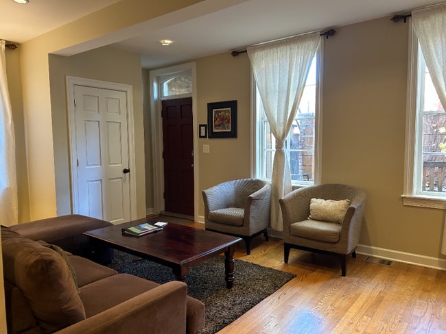 Photo - 403 W Eugenie St Apartment