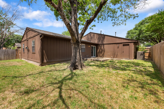 Foto del edificio - 4136 Willow Oak St