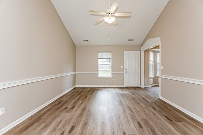 Building Photo - Charming 3 Bedroom Charlotte Home