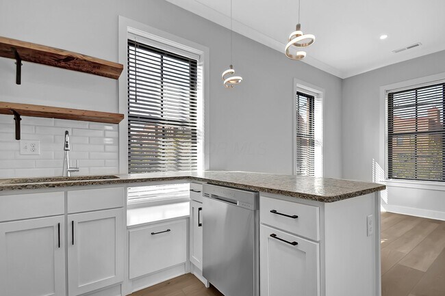 Foto del edificio - 88 W Frankfort St