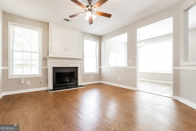 Foto del edificio - 439 Heathcliff Ct