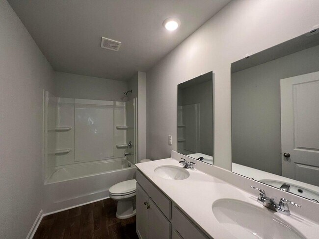 Foto del edificio - 309 Black Birch Dr