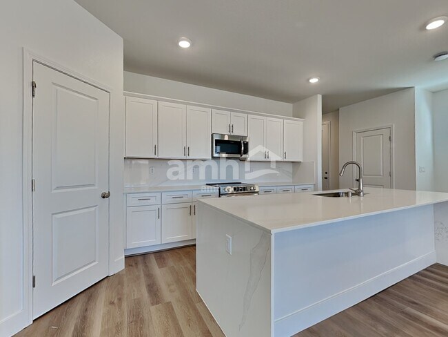 Building Photo - 11123 Magallanes St