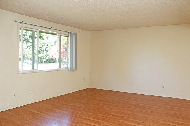 Foto del edificio - 4110-4116 N Willis Blvd