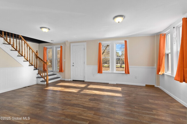 Building Photo - 650 Malta Ave