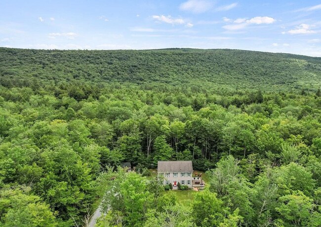 Foto del edificio - 1180 N Rd