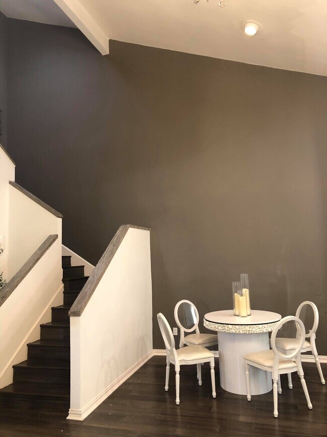 Foto del edificio - 9400 Doliver Dr