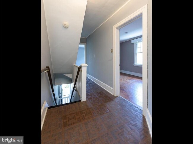 Building Photo - 1132 Stirling St