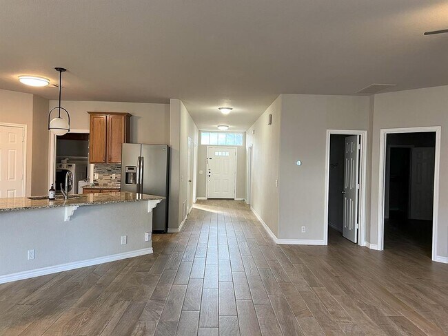 Building Photo - 1112 Vanderbilt Cir