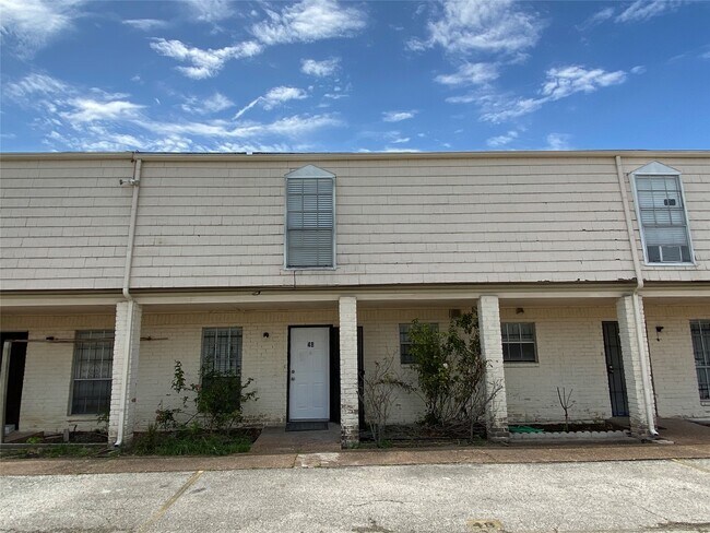 Building Photo - 6201 Ranchester Dr