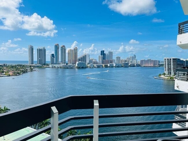 Foto del edificio - 3530 Mystic Pointe Dr