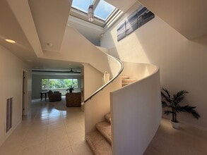 Building Photo - 28 Lotus Pl