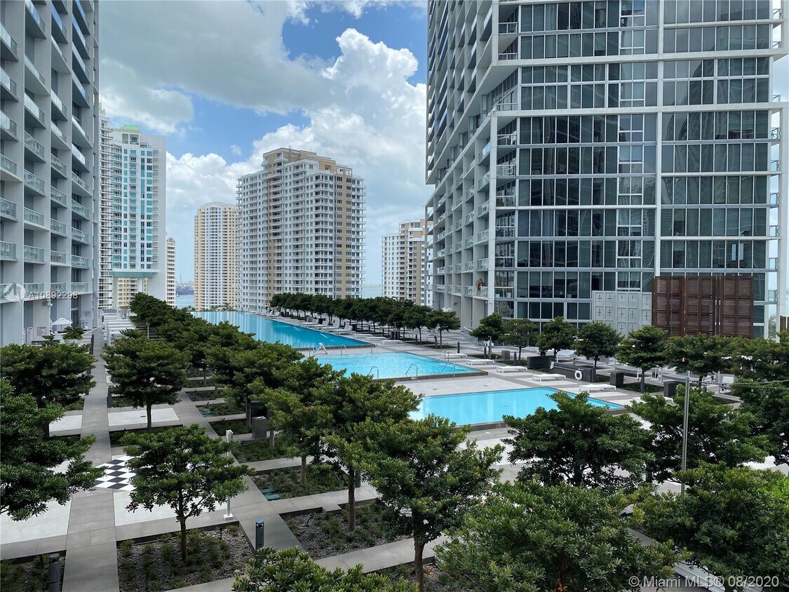 Primary Photo - 485 Brickell Ave