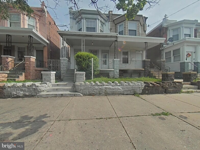 Primary Photo - 5723 Spruce St