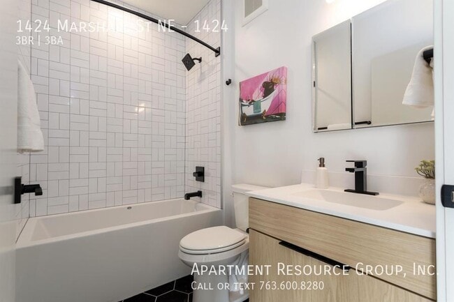 Foto del edificio - 1424 Marshall St NE