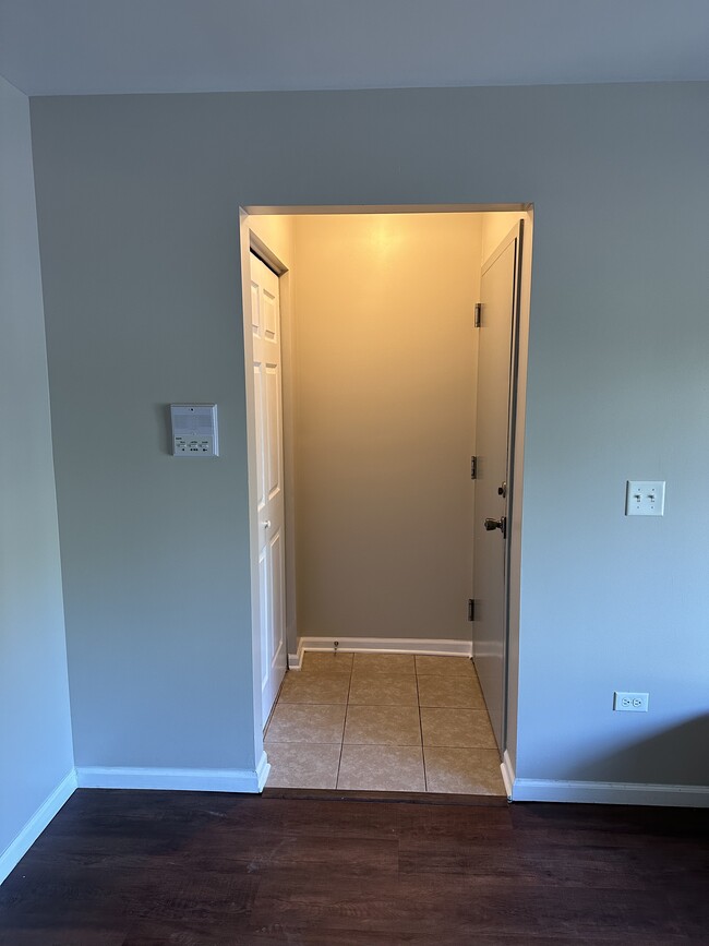 Entry - 2380 Discovery Dr