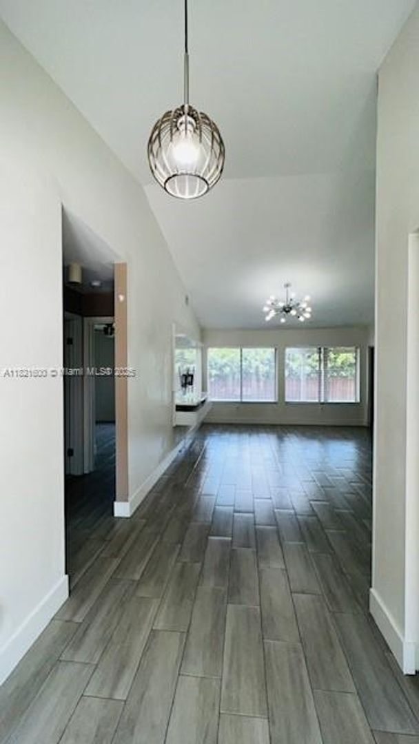 Foto del edificio - 21838 Rainberry Park Cir