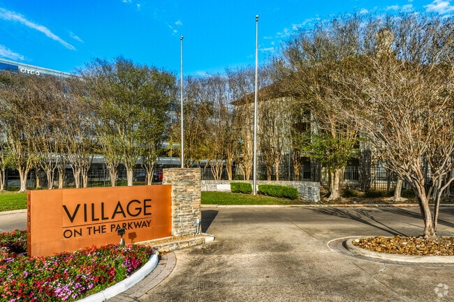 Entrada - Village on the Parkway Apartments