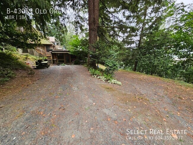 Photo du bâtiment - 43059 Old Orchard Rd