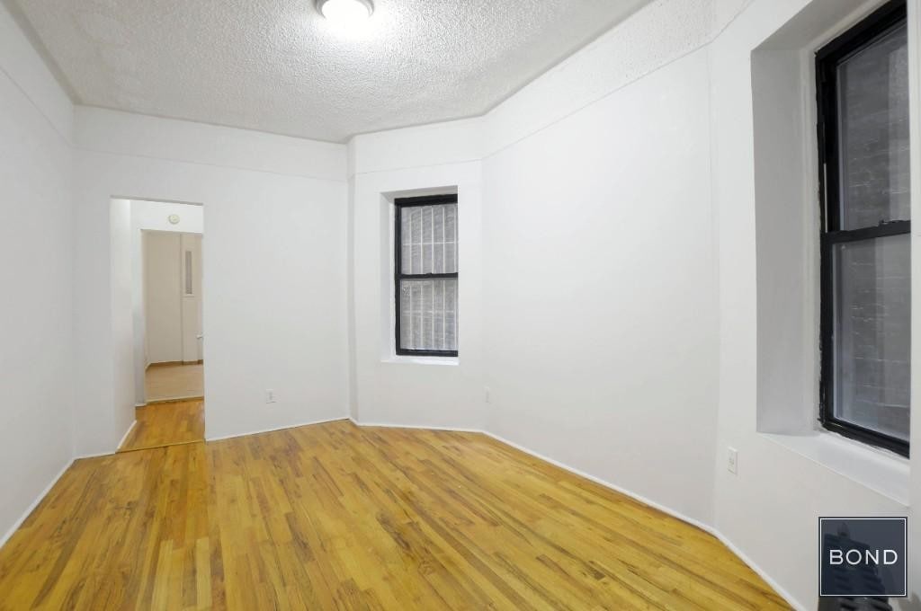 Primary Photo - 221 W 105th St