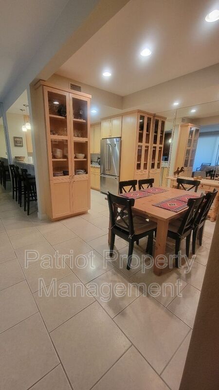 Foto principal - 9708-9708 E Vía Linda