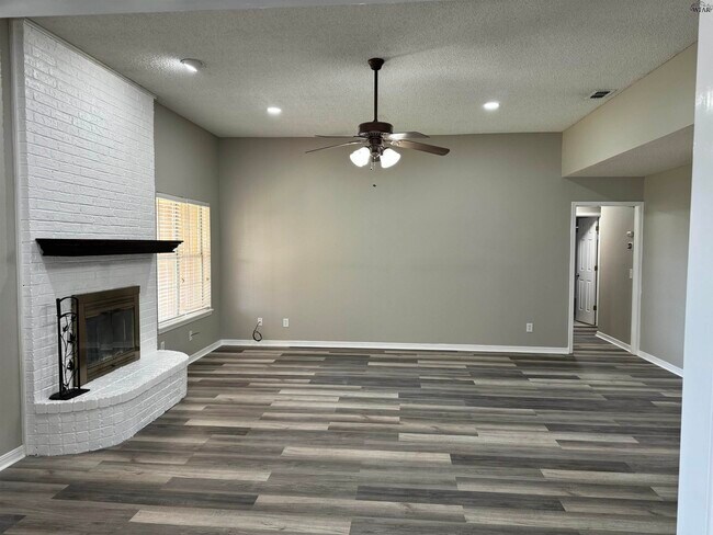 Building Photo - 15 Bazely Cir