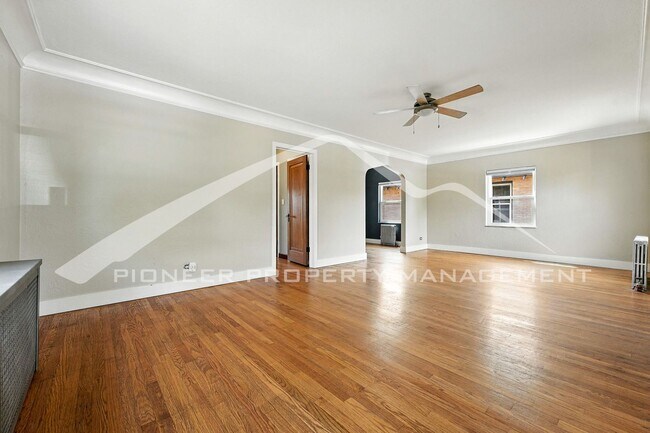Foto del edificio - Charming Home with Washer/Dryer and Fenced...