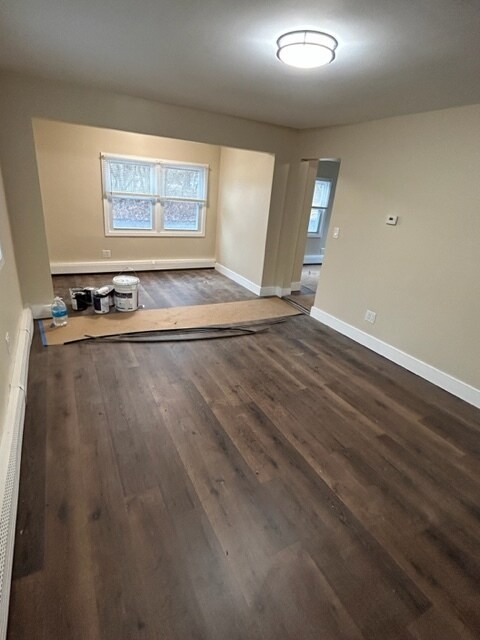 Building Photo - 4 Mae Ln