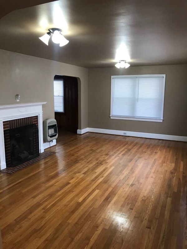 Building Photo - 516 3rd St