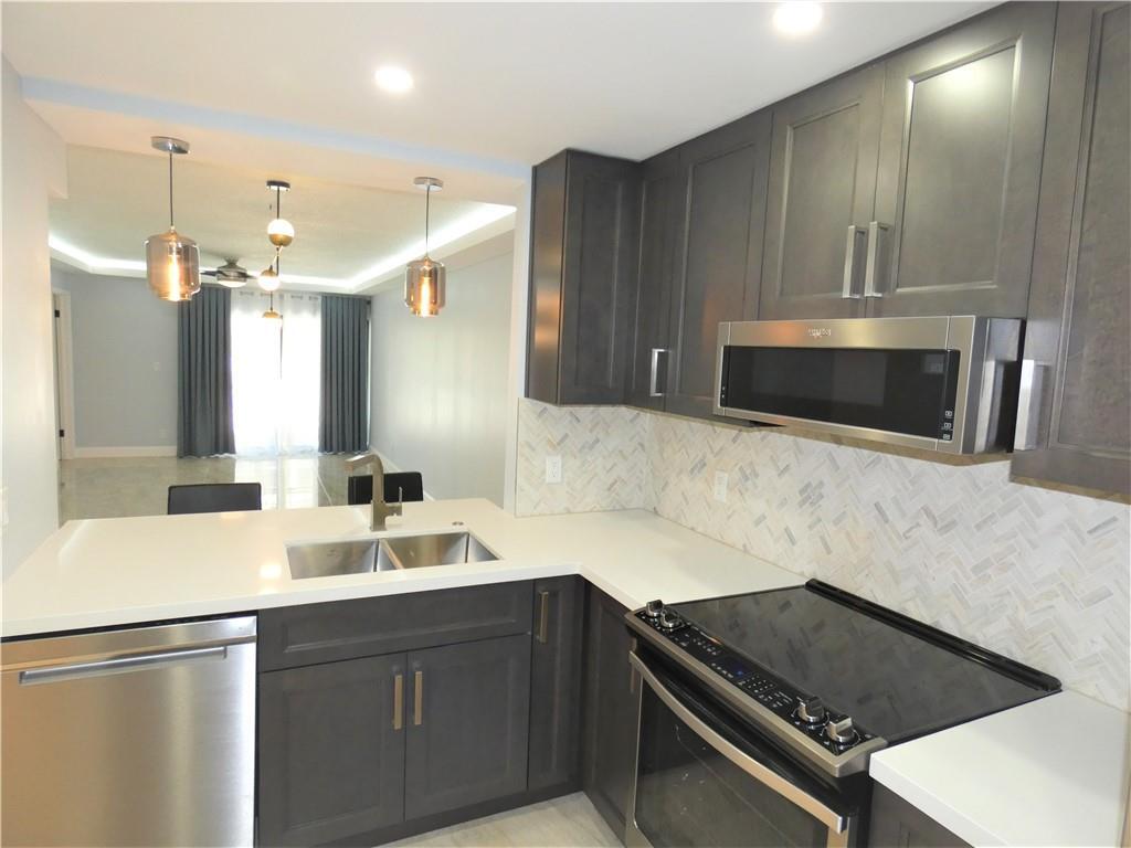 Foto principal - 2450 NE 15th Ave