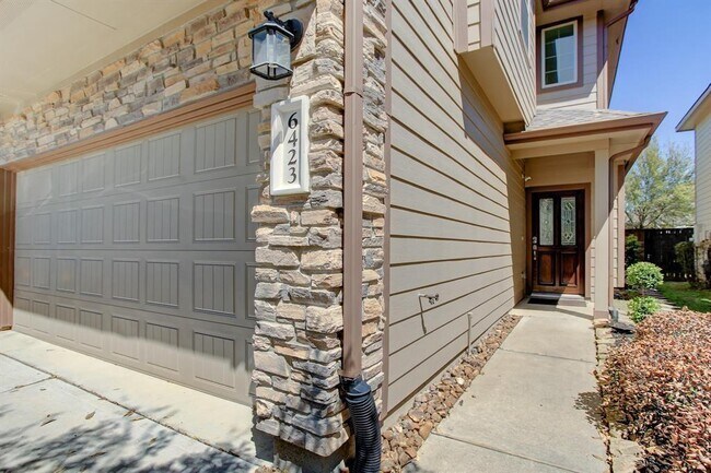 Building Photo - 6423 Calgary Woods Ln
