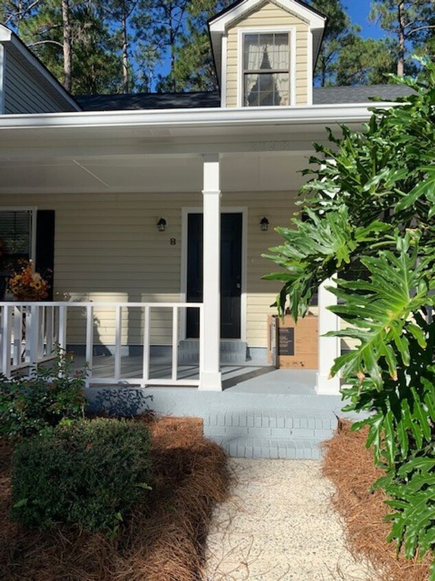 Primary Photo - Newly Renovated Wood Valley Duplex