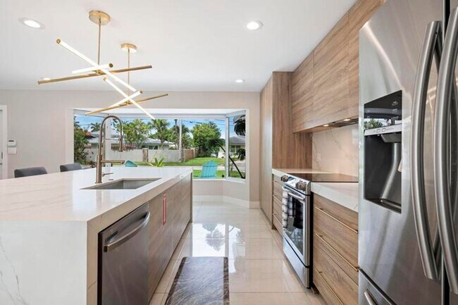 Photo - 2112 NE 32nd Ave House